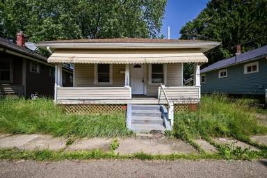 Main picture of 1328 Struble Ave NE