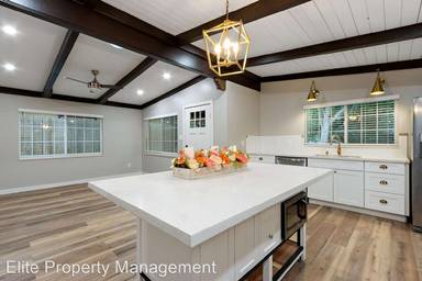 Main picture of 585 N St