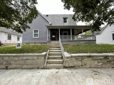 Main picture of 712 W 6th St