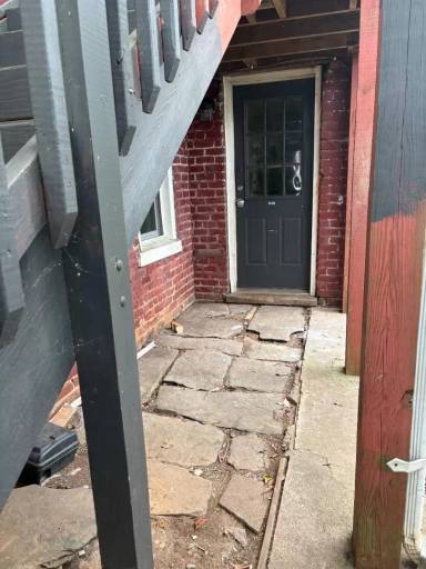 Main picture of 301 Walnut St