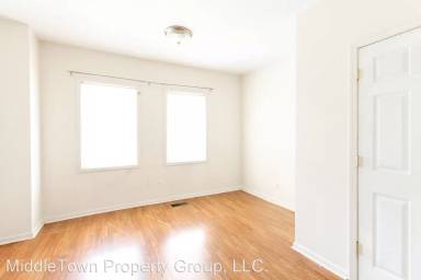 Main picture of 210 N Martin St