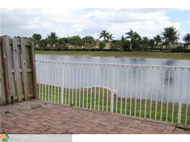 Main picture of 7801 NW 114th Pl