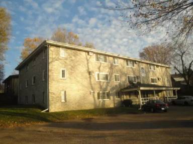 Main picture of 1000 Peters Pl