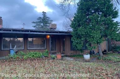 Main picture of 2105 Skyline Dr