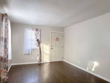 Main picture of 1340 S Elizabeth St