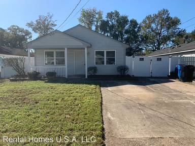 Main picture of 209 Marlene St
