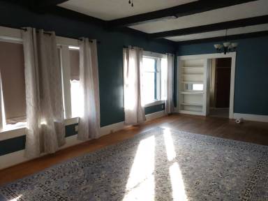 Main picture of 917 W Water St