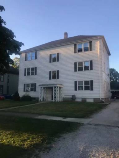 Main picture of 211 E Walnut St