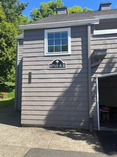 Main picture of 8710 SW Curry Dr