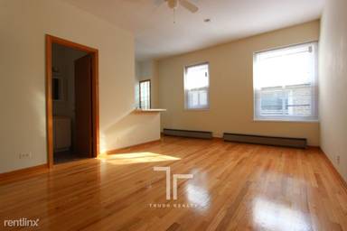 Main picture of 635 W Barry Ave