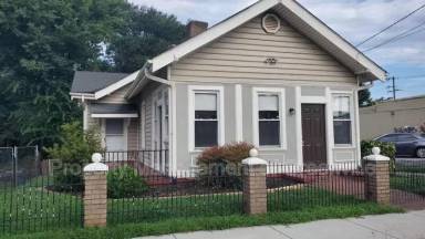 Main picture of 8 Sumner St