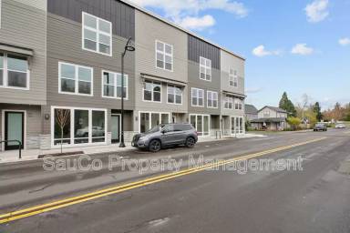 Main picture of 22415 SW Pine St
