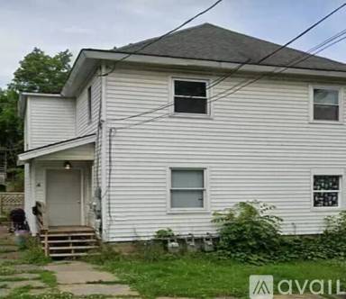 Main picture of 6 N 4th St