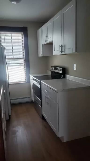 Main picture of 44 Montgomery St