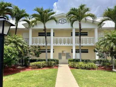 Main picture of 23 Colonial Club Dr