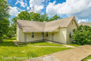 Main picture of 2403 N Chamberlain Ave