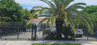 Main picture of 855 NW 17th Pl