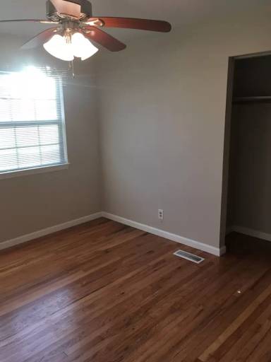 Main picture of 201 W 34th St