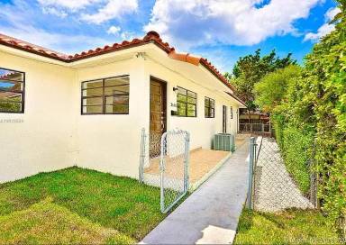 Main picture of 3644 SW 3rd St