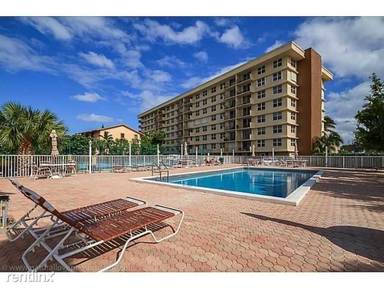 Main picture of 1009 N Ocean Blvd