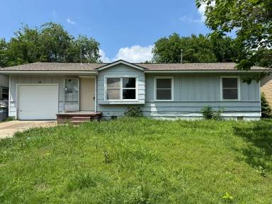 Main picture of 447 E 59th Pl N