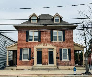Main picture of 27 W High St