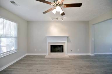 Main picture of 5504 Escalade Dr