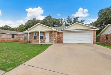 Main picture of 212 Bobbie Ann Ct