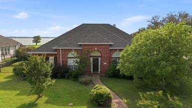 Main picture of 947 Sunset Hill Dr