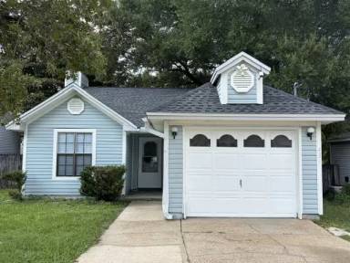 Main picture of 431 Apple Dr