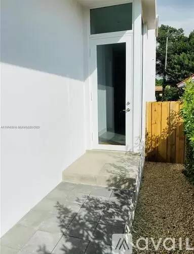 Main picture of 3653 SW 25th St