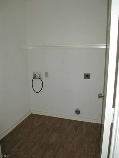 Main picture of 106 Evan Cir