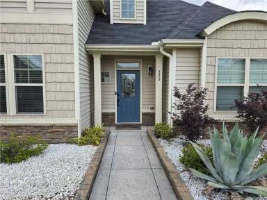 Main picture of 323 Nottingley Dr