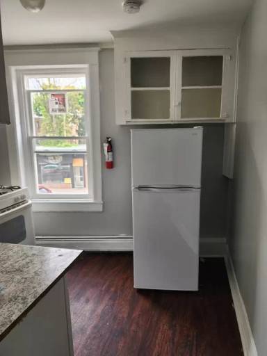 Main picture of 468 Main St