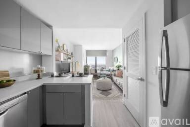 Main picture of 600 Pavonia Ave