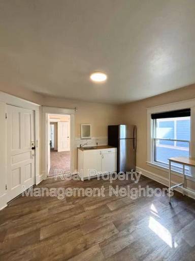 Main picture of 216 Lafayette Ave NE