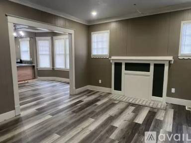 Main picture of 610 W Armstrong Ave