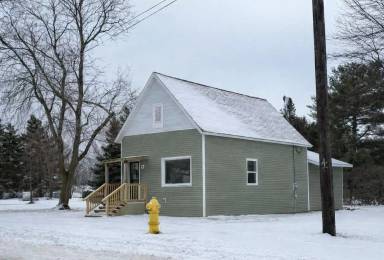 Main picture of 235 Main St