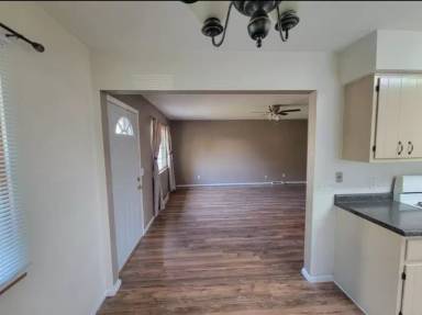 Main picture of 953 Fries Ave