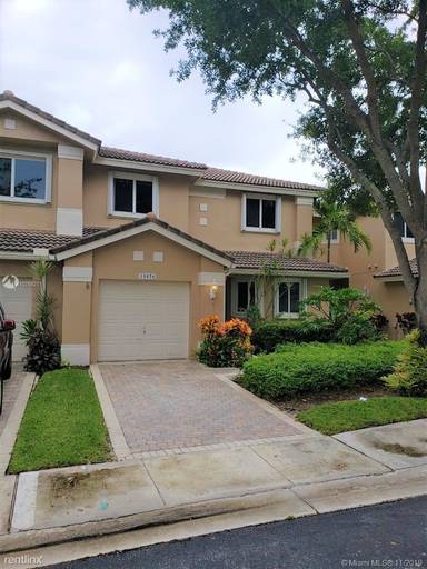 Main picture of 15866 SW 11th St