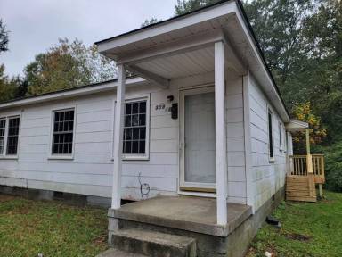 Main picture of 309 Winston St