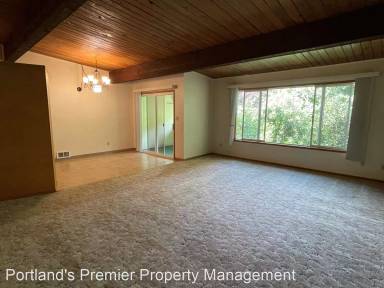 Main picture of 10447 SE 23rd Ave