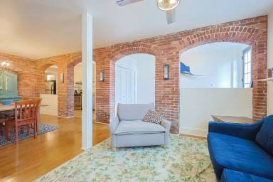 Main picture of 8 Summer St