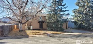Main picture of 5911 Crestone St