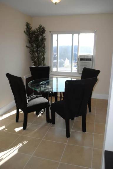 Main picture of 1413 E Main St