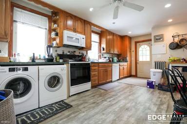 Main picture of 17 Falkland St