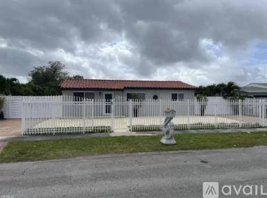 Main picture of 11450 SW 196th St