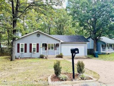 Main picture of 11 Woodhill Dr