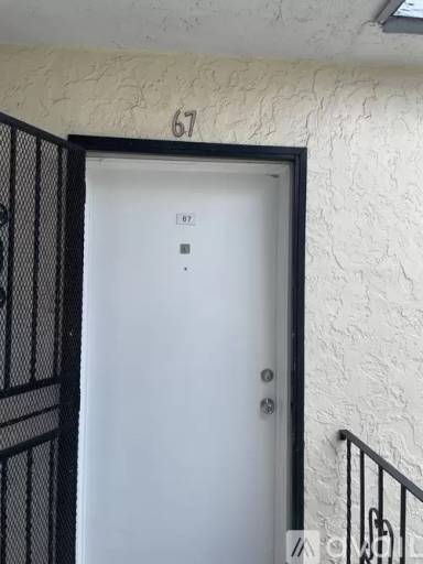 Main picture of 2725 W Okeechobee Rd