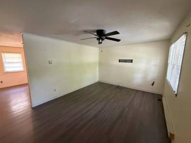 Main picture of 109 Anita St